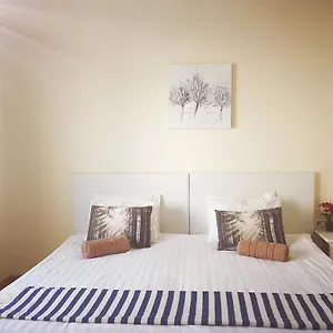  Homestay 12 Greenpoint